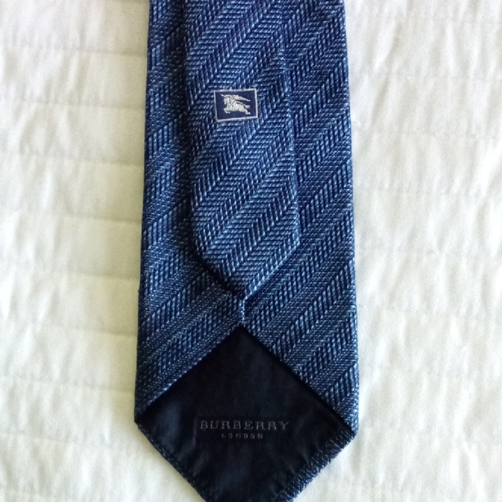 Burberry Navy Herringbone Men's Tie